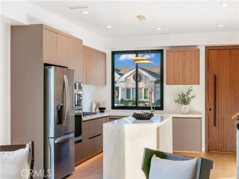 853  Oak  , Costa Mesa, CA