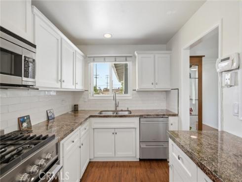 956  W Wilson St  , Costa Mesa, CA