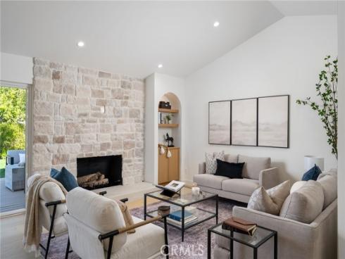 2952  Java   Road, Costa Mesa, CA