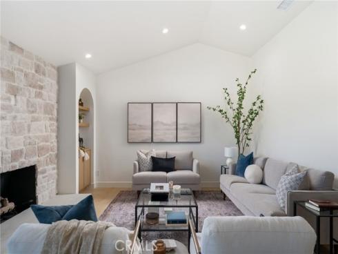 2952  Java   Road, Costa Mesa, CA