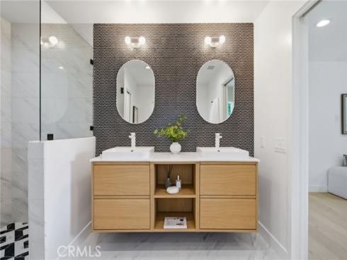 2952  Java   Road, Costa Mesa, CA