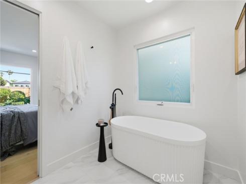 2952  Java   Road, Costa Mesa, CA