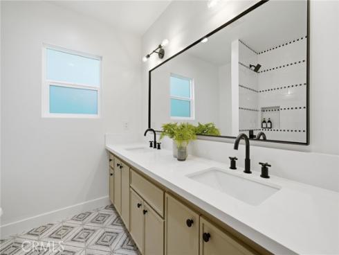 2952  Java   Road, Costa Mesa, CA