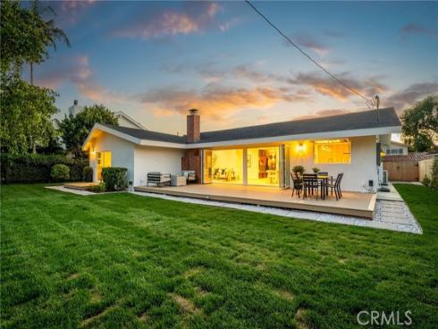 2952  Java   Road, Costa Mesa, CA