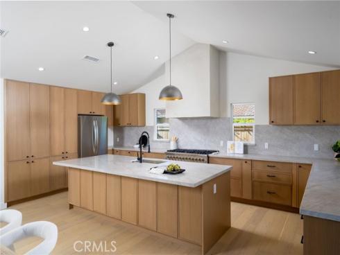 2952  Java   Road, Costa Mesa, CA