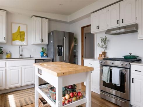 275  Cecil   Place, Costa Mesa, CA