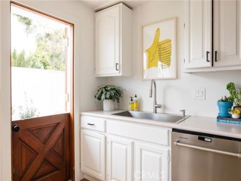 275  Cecil   Place, Costa Mesa, CA