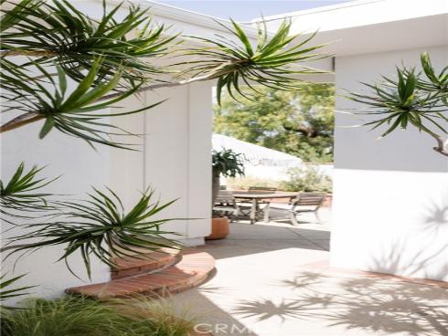 275  Cecil   Place, Costa Mesa, CA