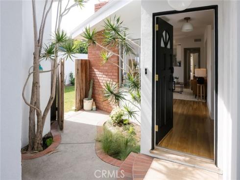 275  Cecil   Place, Costa Mesa, CA