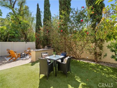 695  Center  B  Street, Costa Mesa, CA