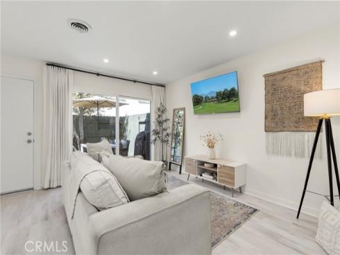 1632  Iowa  B  Street, Costa Mesa, CA