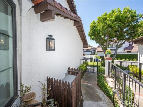 2782  Longwood   Court, Costa Mesa, CA