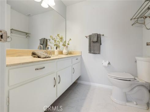 927  Presidio  , Costa Mesa, CA