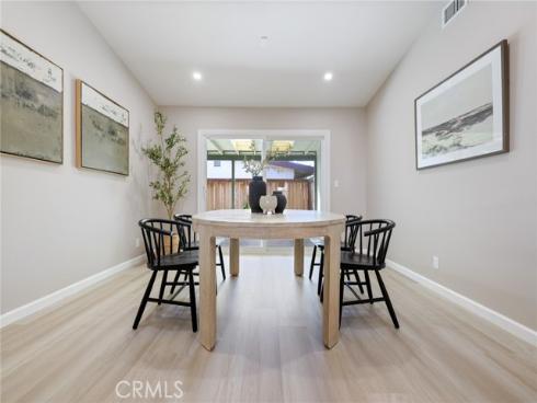 927  Presidio  , Costa Mesa, CA