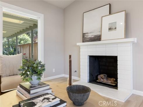 927  Presidio  , Costa Mesa, CA