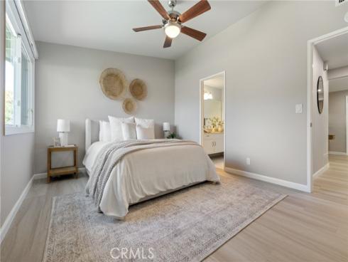 927  Presidio  , Costa Mesa, CA