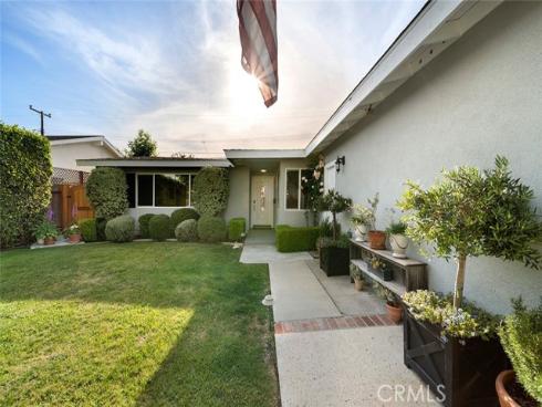 3217  Montana  , Costa Mesa, CA