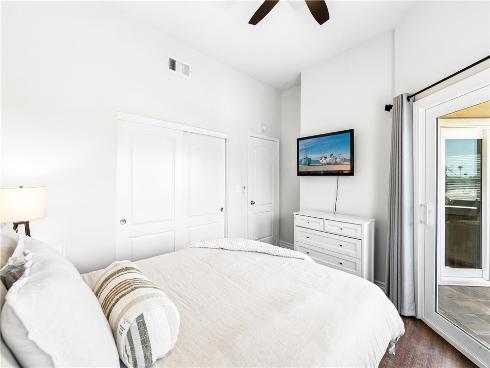 754  Joann  B , Costa Mesa, CA