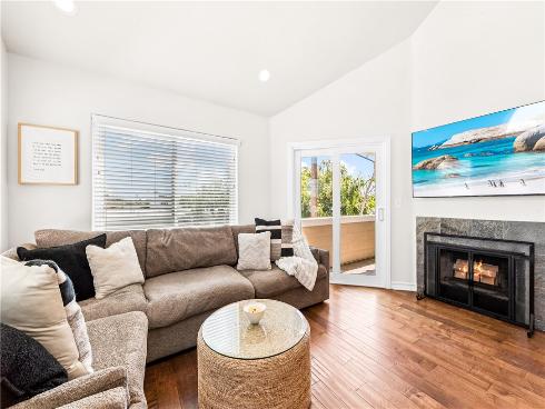 754  Joann  B , Costa Mesa, CA