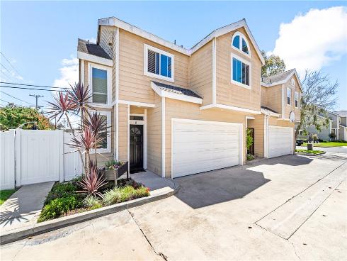 754  Joann  B , Costa Mesa, CA