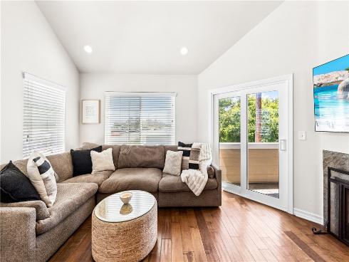 754  Joann  B , Costa Mesa, CA