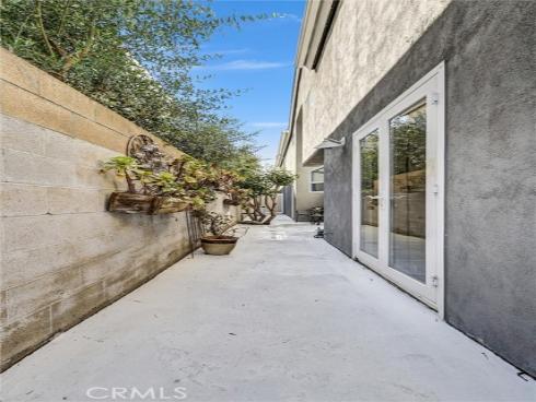 2626  Santa Ana  2  Avenue, Costa Mesa, CA