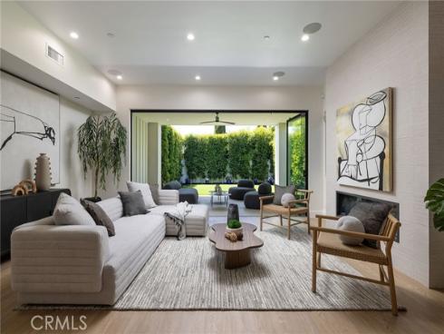 161  Cecil  B  Place, Costa Mesa, CA