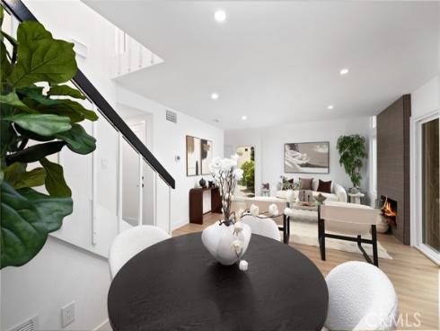 923 Hyde Court, Costa Mesa, CA