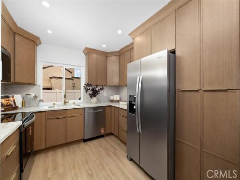 923 Hyde Court, Costa Mesa, CA