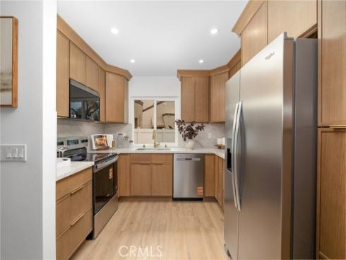 923 Hyde Court, Costa Mesa, CA