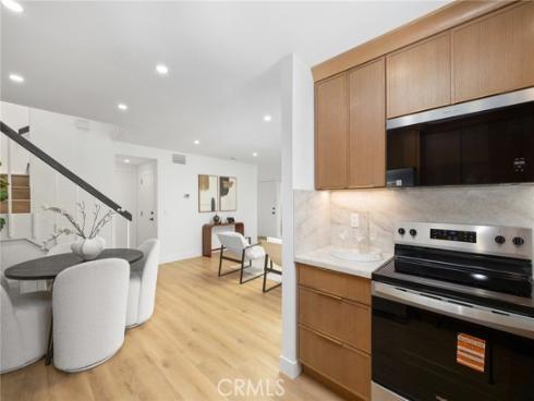 923 Hyde Court, Costa Mesa, CA