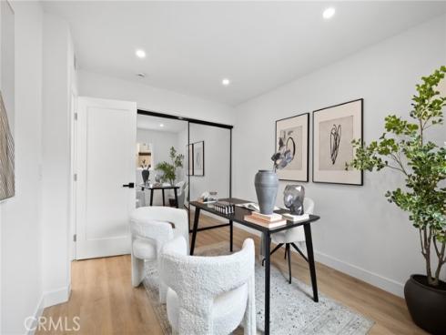923 Hyde Court, Costa Mesa, CA