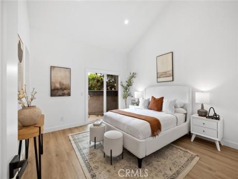 923 Hyde Court, Costa Mesa, CA