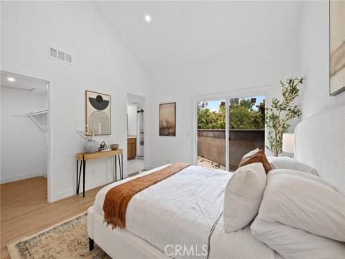 923 Hyde Court, Costa Mesa, CA