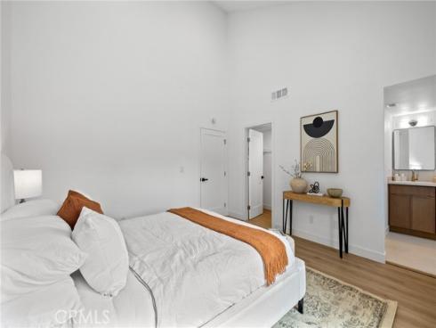 923 Hyde Court, Costa Mesa, CA