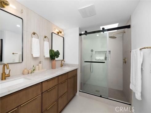 923 Hyde Court, Costa Mesa, CA