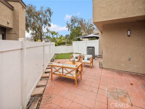923 Hyde Court, Costa Mesa, CA