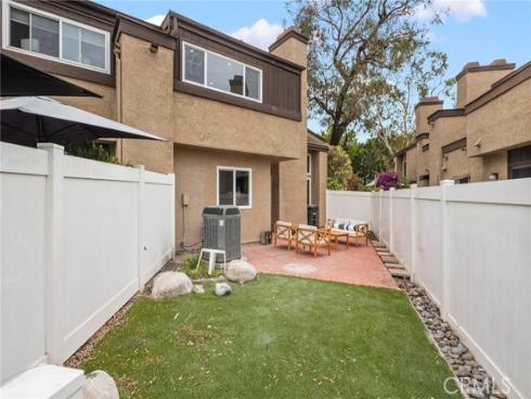 923 Hyde Court, Costa Mesa, CA