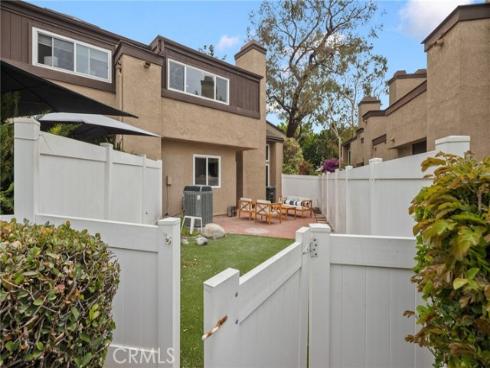 923 Hyde Court, Costa Mesa, CA