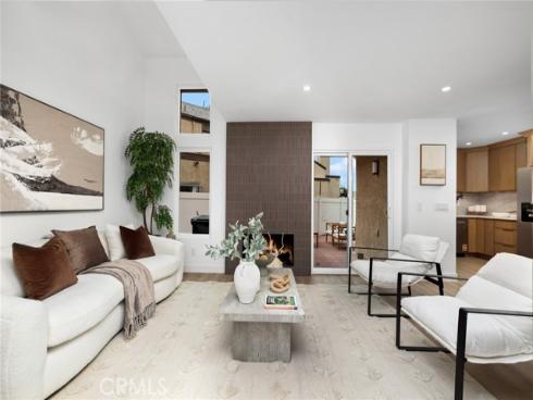 923 Hyde Court, Costa Mesa, CA