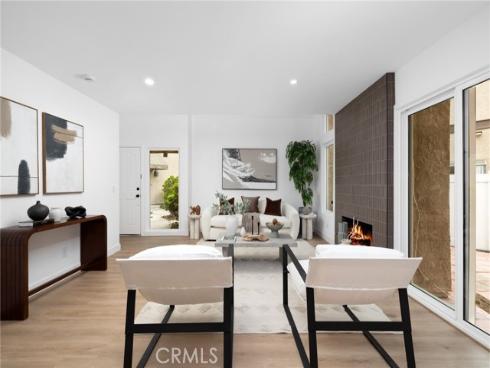 923 Hyde Court, Costa Mesa, CA