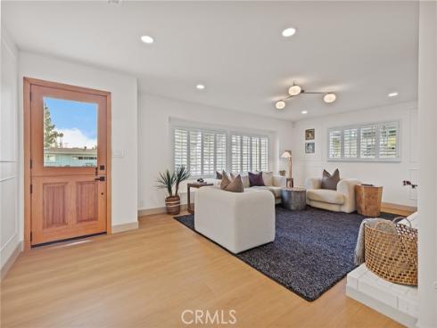3268 Michigan , Costa Mesa, CA