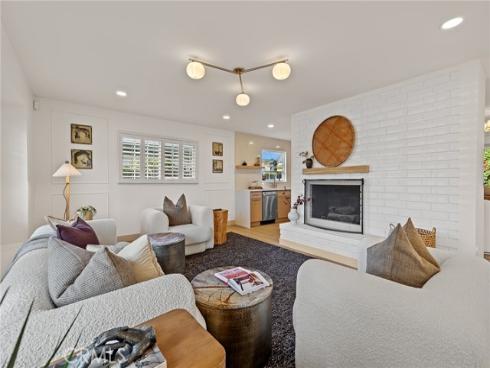 3268 Michigan , Costa Mesa, CA