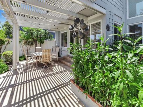 1104 Dennis Drive , Costa Mesa, CA