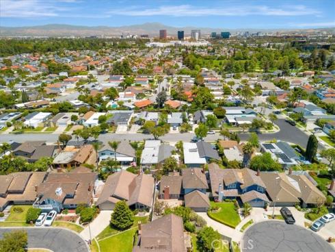 1104 Dennis Drive , Costa Mesa, CA