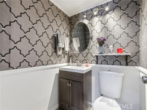 905 Hyde Court, Costa Mesa, CA