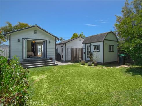1925 Fullerton Avenue, Costa Mesa, CA