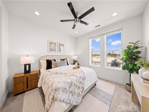 645 W 17th , Costa Mesa, CA