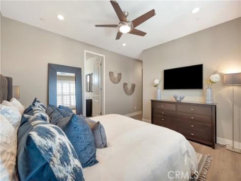 2105 Two Harbors Circle, Costa Mesa, CA