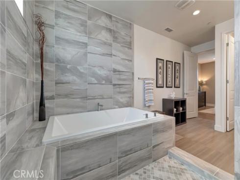 2105 Two Harbors Circle, Costa Mesa, CA